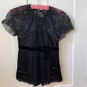 Gorgeous BCBG silk and lace cap sleeve blouse size 2